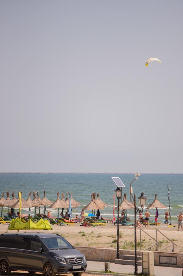 Apartment Summerland Mamaia Ngoại thất bức ảnh